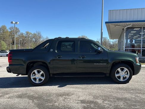 Used 2013 Chevrolet Avalanche LS image 7