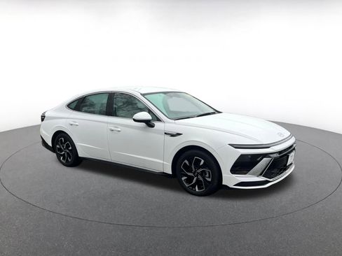 Used 2025 Hyundai Sonata SEL image 2