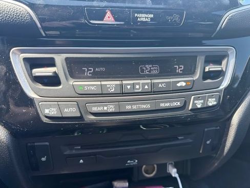 Used 2020 Honda Pilot Touring image 17