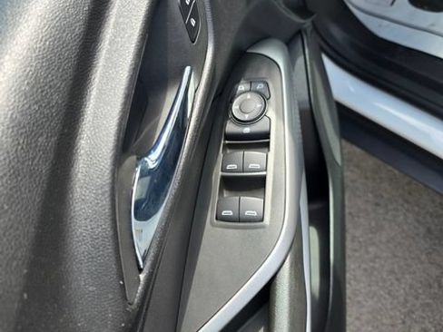 Used 2024 Chevrolet Trax RS w/ Sunroof Package FWD image 15