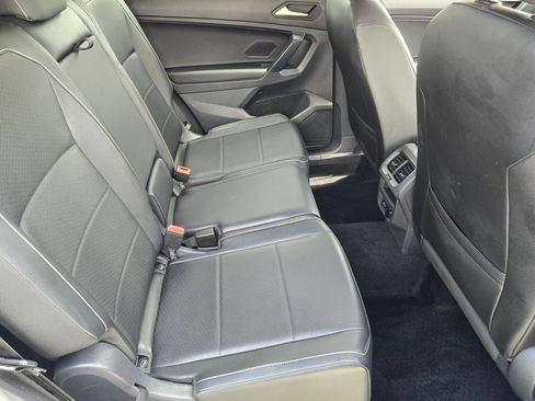 Certified 2021 Volkswagen Tiguan SE R-Line FWD image 17