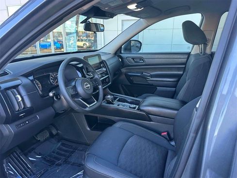 Certified 2024 Nissan Pathfinder SV w/ Black Appearance Package image 16