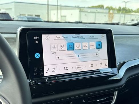 New 2026 Volkswagen Atlas Cross Sport SE image 19