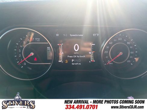 Used 2022 Jeep Wrangler Unlimited Rubicon w/ Dual Top Group AWD/4WD image 14