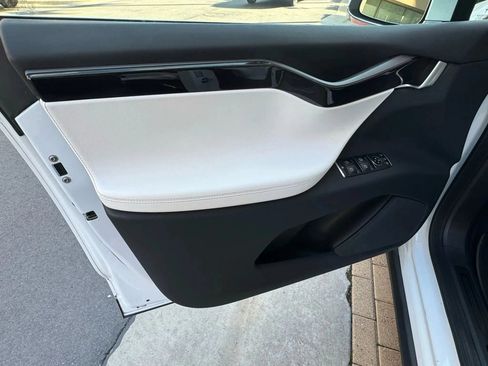 Used 2018 Tesla Model X 100D AWD/4WD image 35