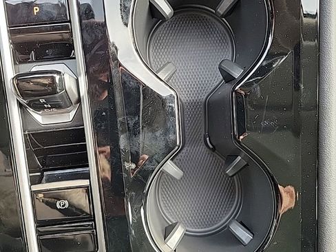 New 2026 Volkswagen Atlas SE image 9