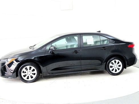 Certified 2024 Toyota Corolla LE image 3