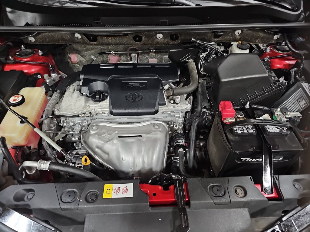 Used 2017 Toyota RAV4 LE w/ Preferred Accessory Package FWD image 21