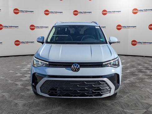 New 2026 Volkswagen Taos SE image 2