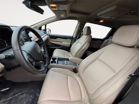 Certified 2023 Honda Odyssey Touring image 9
