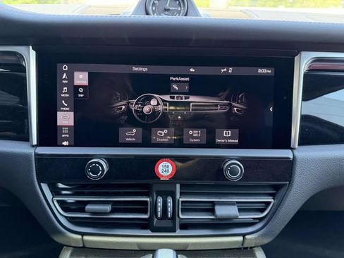 Certified 2024 Porsche Macan AWD/4WD image 24