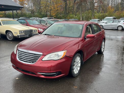Used 2011 Chrysler 200 Touring image 3