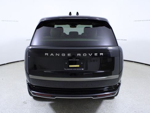 Used 2024 Land Rover Range Rover SE image 6