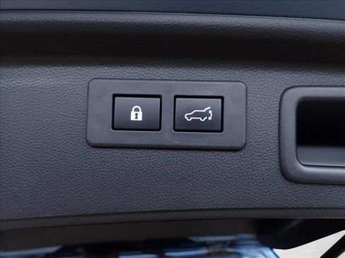 Used 2023 Subaru Forester Touring AWD/4WD image 9