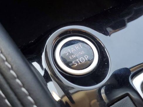 Used 2020 Nissan Kicks SR FWD image 16