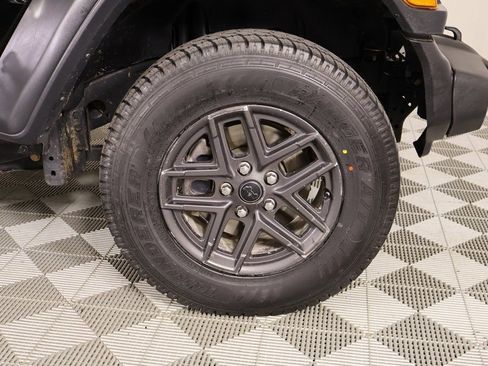 Used 2024 Jeep Wrangler Unlimited Sport w/ Convenience Group image 17