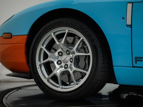 Used 2006 Ford GT image 31