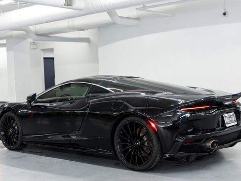 Used 2020 McLaren GT image 4