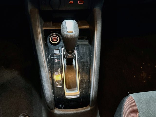 Used 2025 Nissan Versa SR FWD image 14