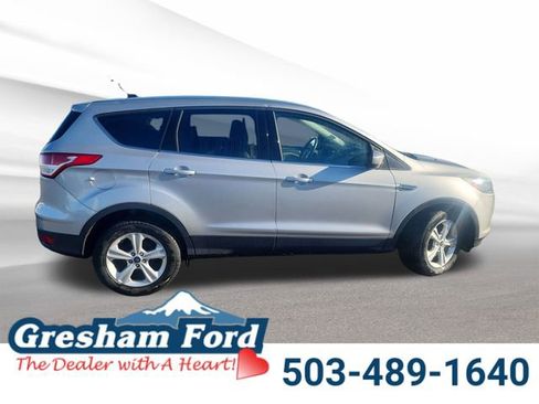 Used 2015 Ford Escape SE image 6