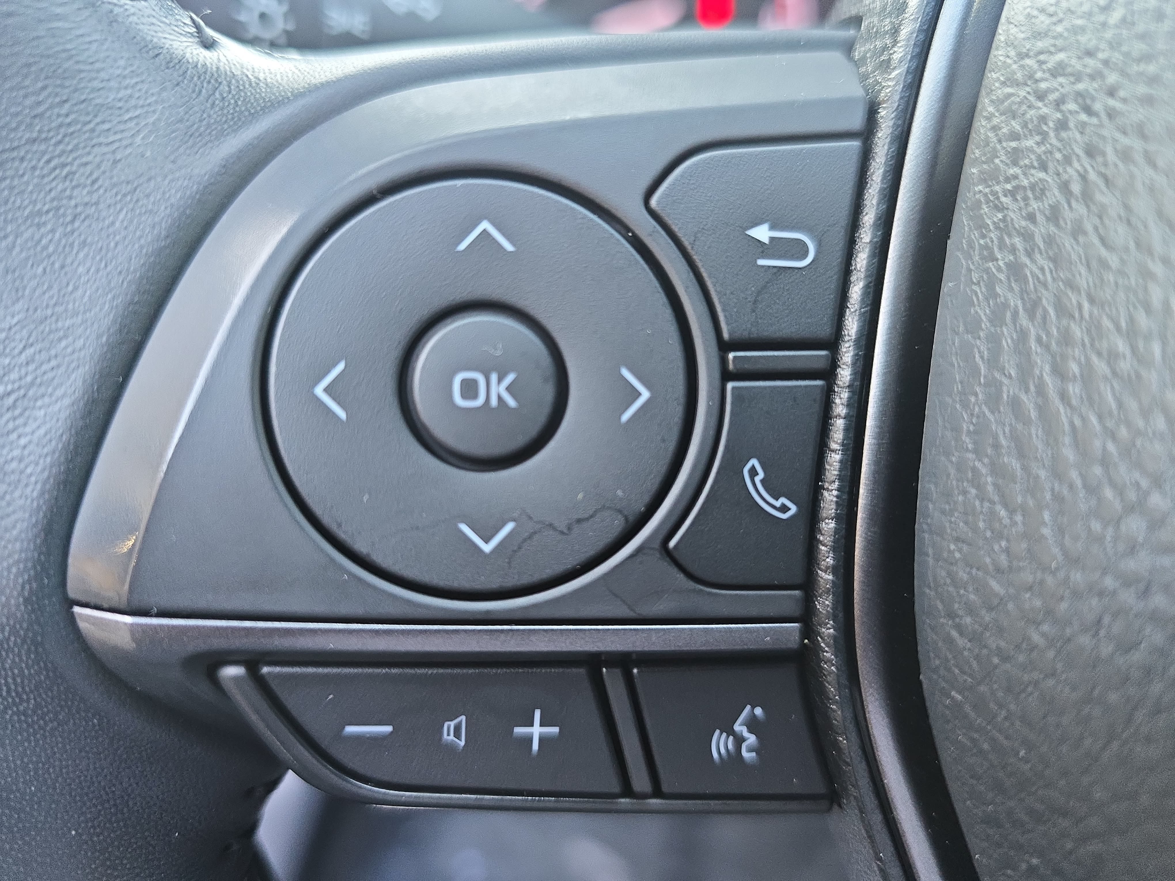 Used 2024 Toyota Camry SE w/ Convenience Package FWD image 16