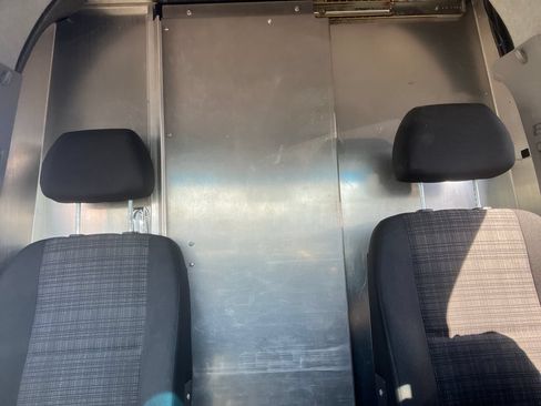 Used 2018 Mercedes-Benz Sprinter 2500 image 16