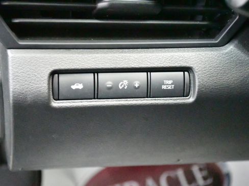 Used 2025 Nissan Altima 2.5 SV FWD image 13