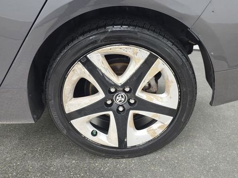 Used 2016 Toyota Prius Three Touring FWD image 31