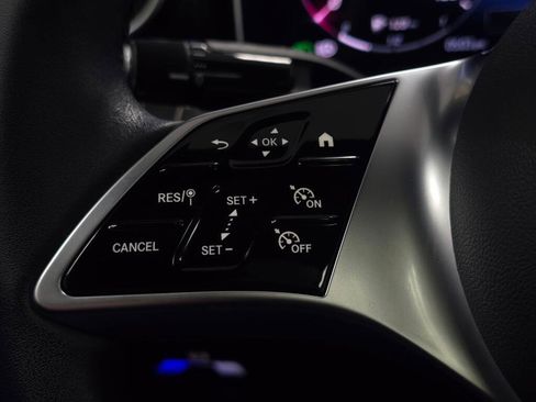 Used 2024 Mercedes-Benz C 300 4MATIC Sedan w/ Exclusive Trim Package image 39