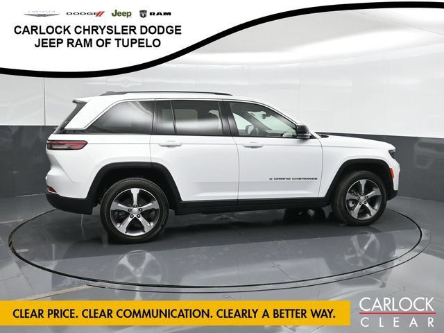 Used 2023 Jeep Grand Cherokee Limited AWD/4WD image 4