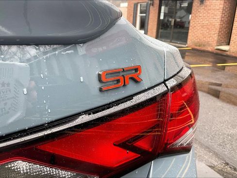 Used 2024 Nissan Sentra SR w/ SR Premium Package image 8