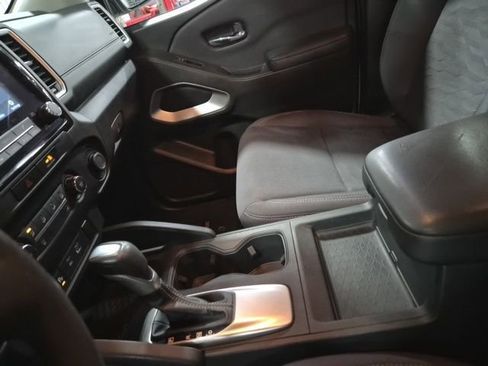 Used 2022 Nissan Frontier SV w/ Technology Package image 21