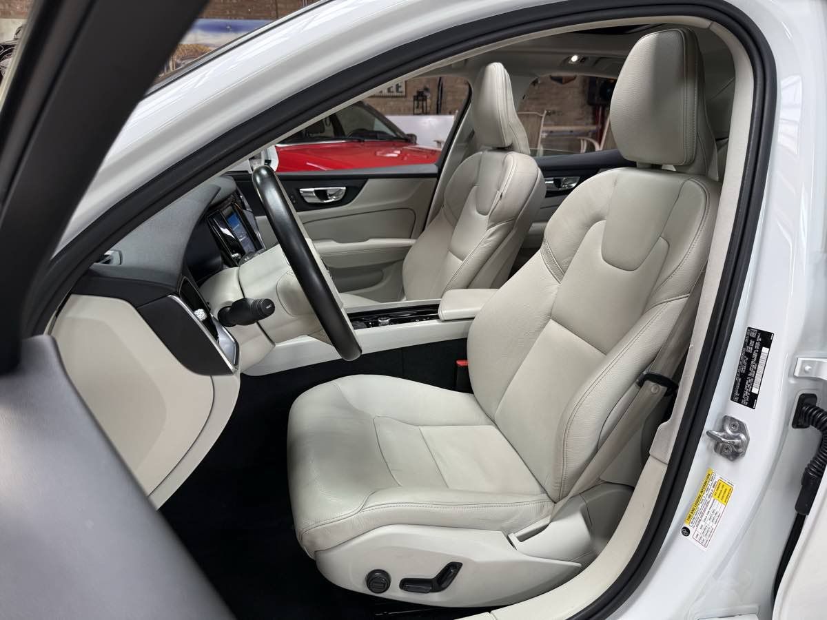 Used 2019 Volvo S60 T5 Momentum w/ Premium Package FWD image 25
