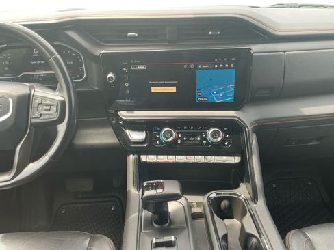 Used 2022 GMC Sierra 1500 AT4 w/ AT4 Premium Package AWD/4WD image 11