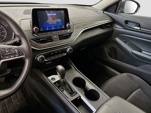 Used 2025 Nissan Altima 2.5 SV image 25