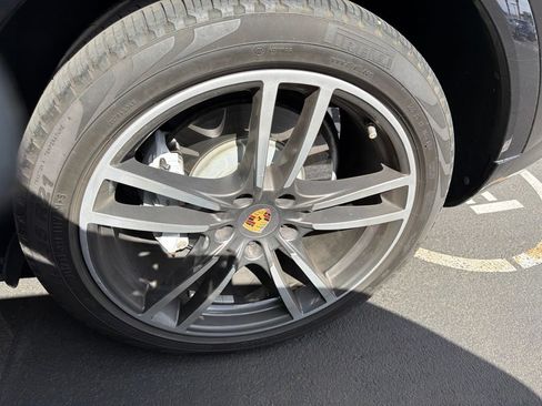 Used 2019 Porsche Cayenne Turbo AWD/4WD image 8