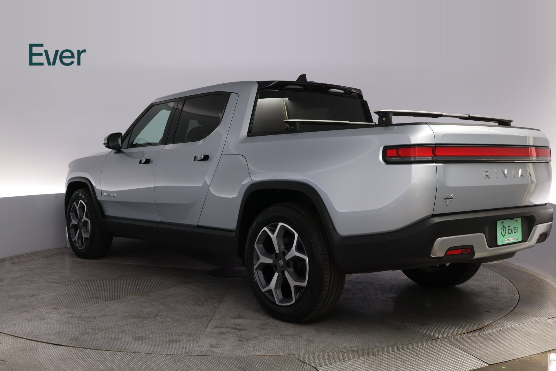 Used 2024 Rivian R1T Adventure Dual AWD/4WD image 17