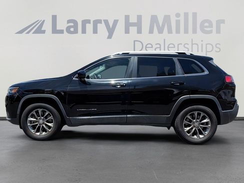 Used 2019 Jeep Cherokee Latitude Plus AWD/4WD image 2