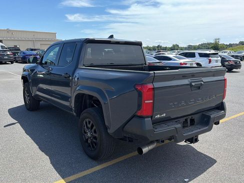 Used 2025 Toyota Tacoma SR AWD/4WD image 3