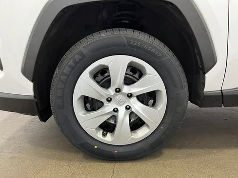 Certified 2021 Toyota RAV4 LE AWD/4WD image 21