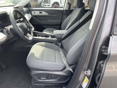 New 2026 Ford Explorer Active RWD image 10