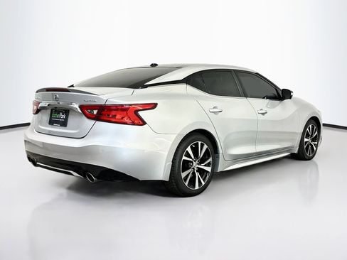 Used 2018 Nissan Maxima Platinum w/ Interior Lighting Package FWD image 9