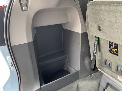 Used 2017 Toyota Sienna XLE Premium image 31