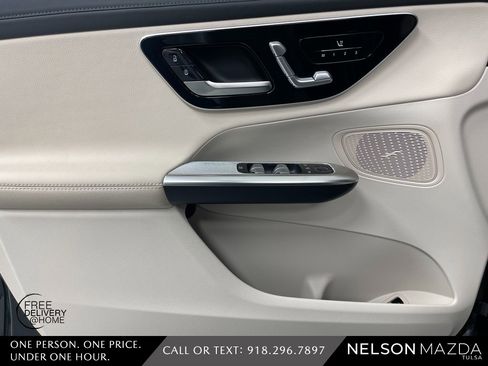 Used 2024 Mercedes-Benz GLC 300 4MATIC image 17