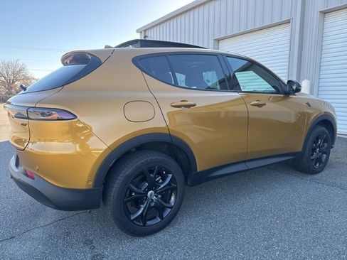 Used 2023 Dodge Hornet GT Plus w/ Tech Pack Plus w/o Parking image 3