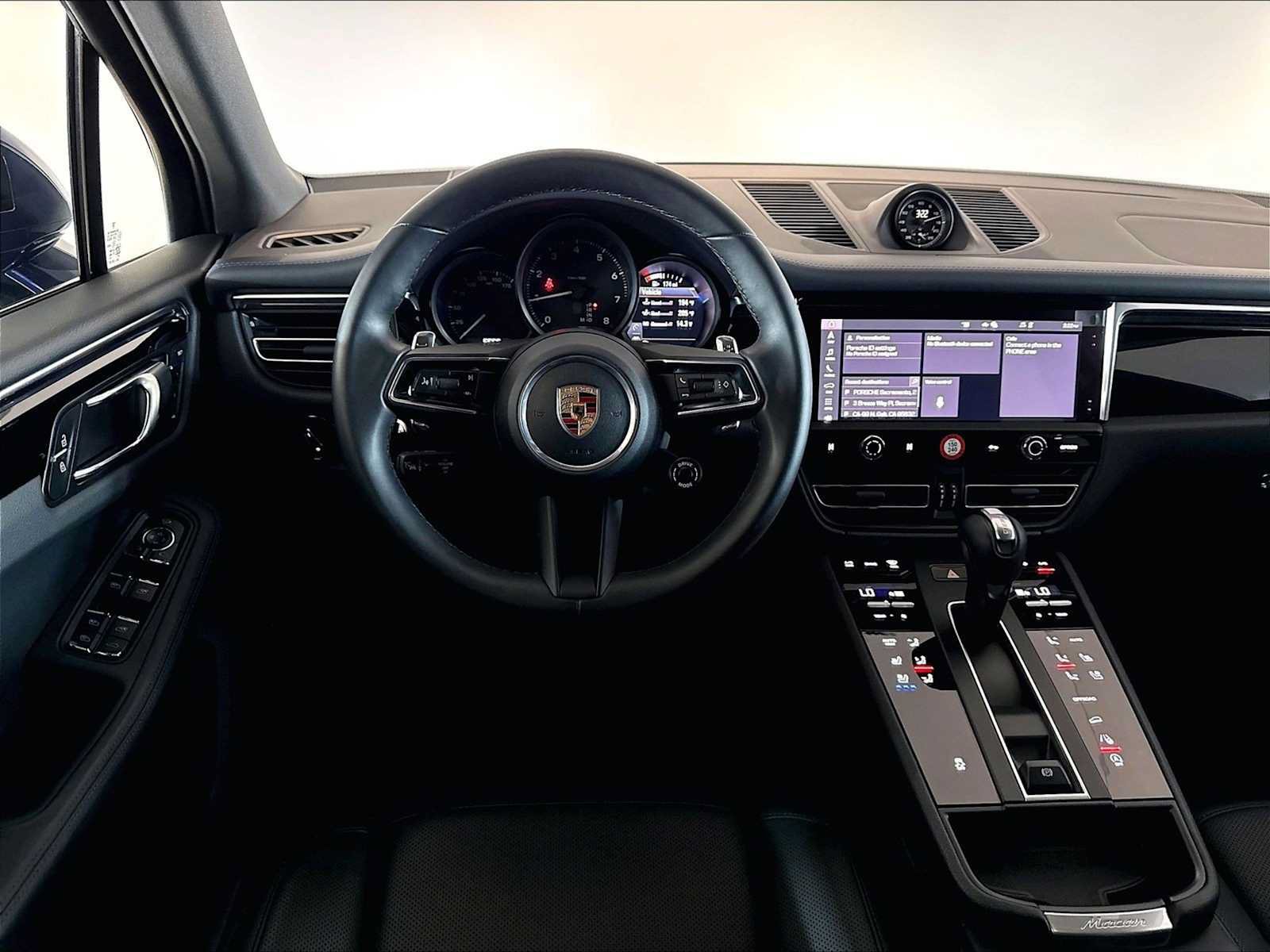 Used 2026 Porsche Macan AWD/4WD image 16