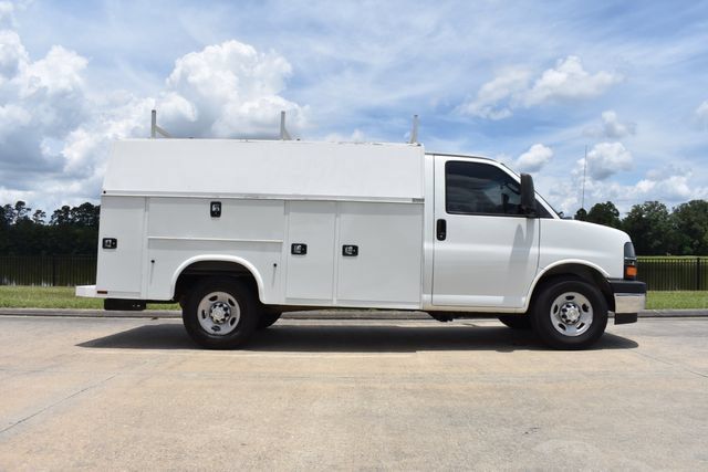 Used 2017 Chevrolet Express 3500 RWD image 9