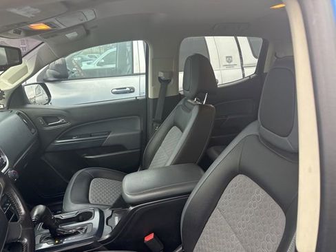 Used 2020 Chevrolet Colorado Z71 image 12