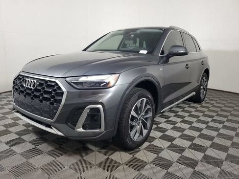 Used 2023 Audi Q5 2.0T Premium w/ Convenience Package AWD/4WD image 3