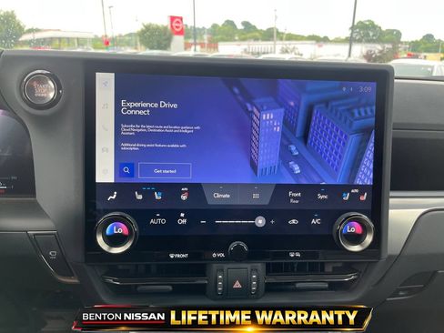 Used 2024 Lexus GX 550 w/ Accessory Package (2T) AWD/4WD image 18